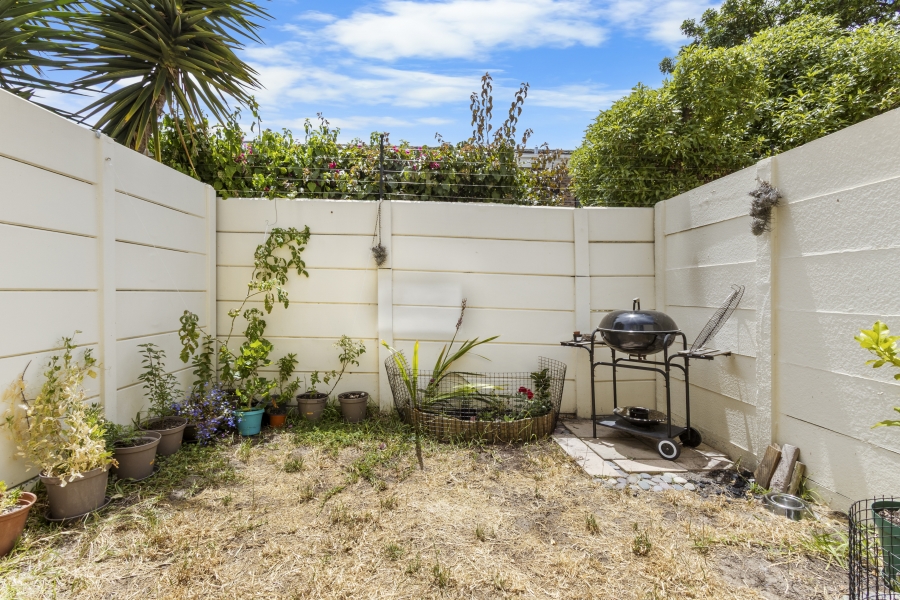 2 Bedroom Property for Sale in Heathfield Western Cape